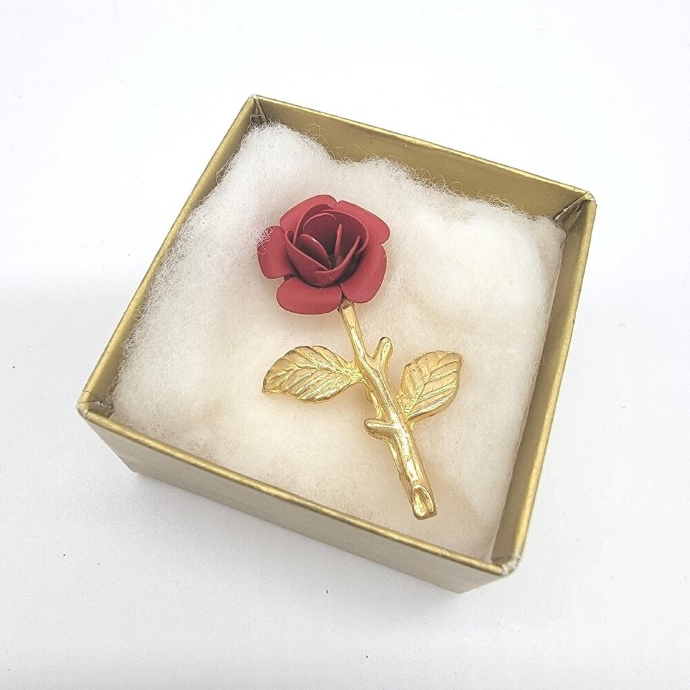 VINTAGE RED ROSE GOLD TONE BROOCH PIN